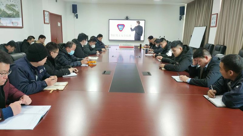公司内训与户外拓展：两种培训方式的差异解析**